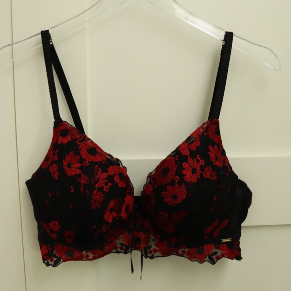 Black & Red Flower Appliqué lPush-up Demi Bra 36D - Picture 3 of 5
